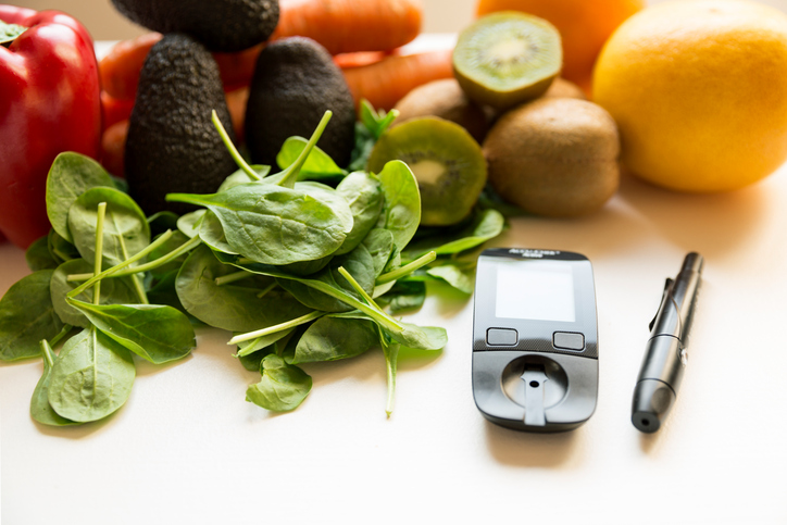 Diabetes - Änderung der Essgewohnheiten - Lebensmittel, Gemüse, Obst, Blutzuckermessgerät