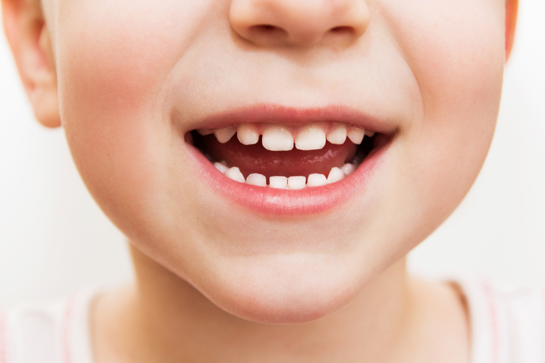 Kinder unter 6 Jahren sind am meisten gefährdet, beim Zähneputzen Zahnpasta zu verschlucken