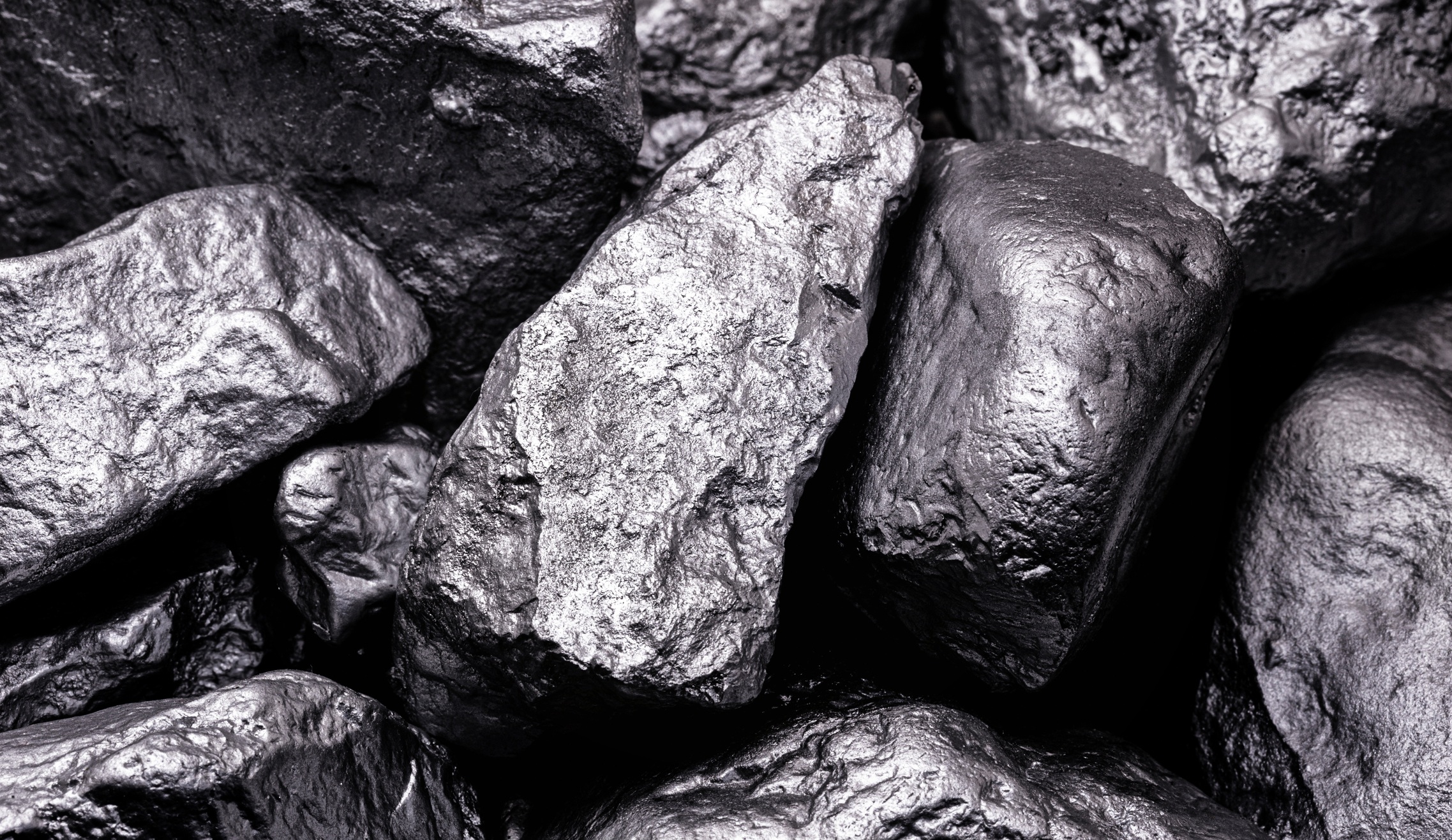 In der Natur kommt Mangan meist in Form von Mineralien - Oxiden, Silikaten oder Karbonaten - vor.