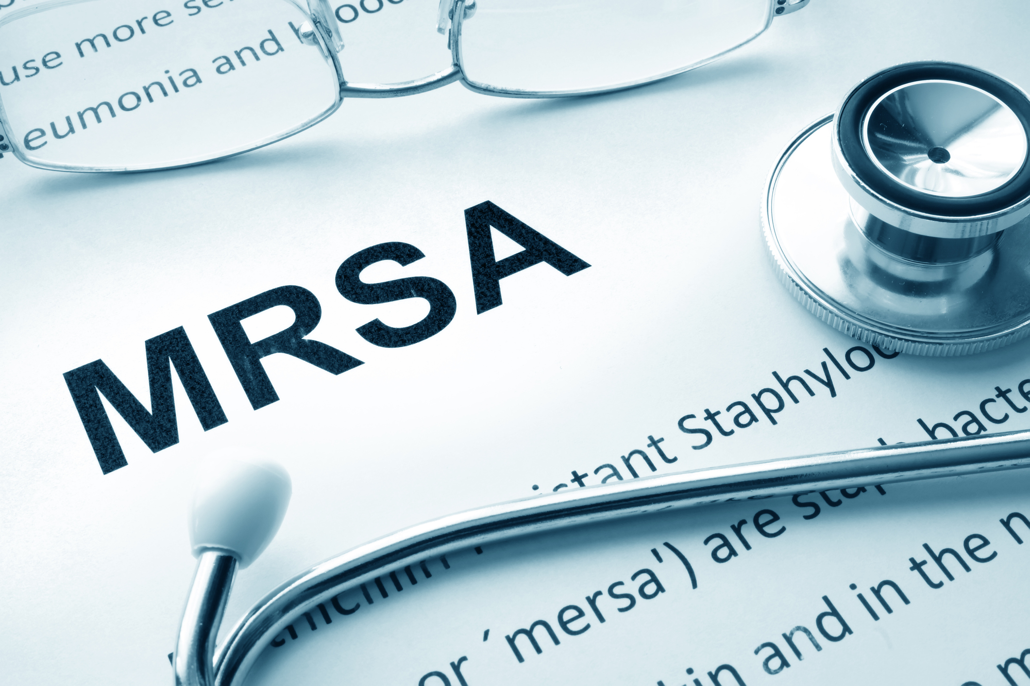 MRSA ist ein Stamm von goldenen Staphylokokken, der gegen gängige Antibiotika resistent ist.