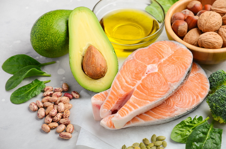 Quellen für Omega-3-Fettsäuren, Fisch, Gemüse, Nüsse