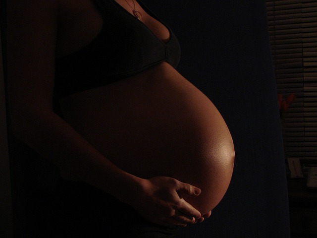 Schwangere Frau, Bauch