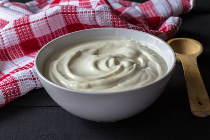 Wie macht man griechischen Joghurt zu Hause? Hier ist das Rezept und seine gesundheitlichen Vorteile