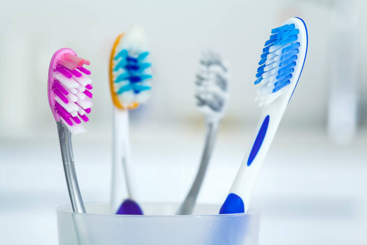 Wie wählt man die richtige Zahnbürste aus und warum ist die richtige Wahl wichtig?