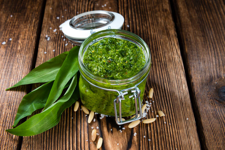 Bärlauchpesto (Brotaufstrich) - ein gesundes Rezept für die Frühjahrsputzete