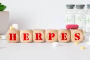 Herpes genitalis: Wie sieht er aus, welche Symptome gibt es, wie kann man ihm vorbeugen?