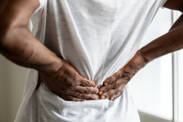 Wie vermeidet man Rückenschmerzen? Übungen bei Schmerzen zwischen den Schulterblättern und im unteren Rücken