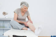 Kniearthrose: Langsam aber sicher werden die Kniegelenke zerstört, wie kann man sie behandeln?
