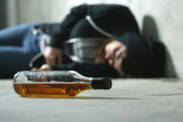 Alkoholvergiftung, Erbrechen und andere Symptome, was ist die erste Hilfe?
