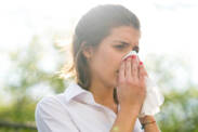 Leiden Sie unter Heuschnupfen oder allergischer Rhinitis?